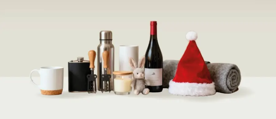 Regalos publicitarios personalizados con logo ideales para empresas, promociones y eventos navideños, incluyendo vino y accesorios.