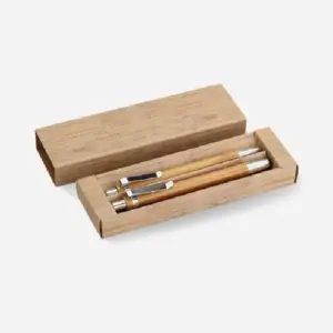 Set de bolígrafos de madera en estuche para regalos publicitarios personalizados, ideales para promocionar tu marca en eventos.