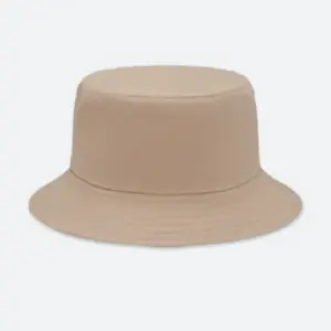 Sombrero de moda personalizado con logo, ideal para promociones, eventos y regalos publicitarios para empresas.