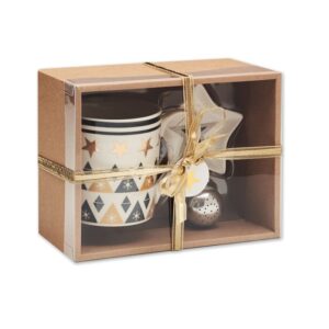 Set de regalo publicitario con taza decorativa y colador, ideal para promociones y eventos de empresas. Personaliza con tu logo.