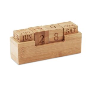 Calendario de madera personalizado con logo, ideal para promociones y eventos corporativos, agrega un toque original a tu oficina.