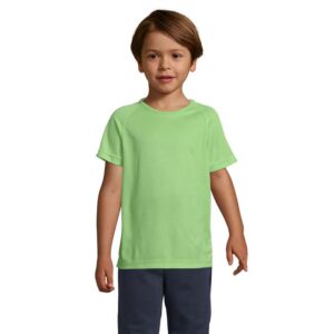 Camiseta infantil personalizada en color verde, ideal para regalos publicitarios en eventos y promociones de empresas.